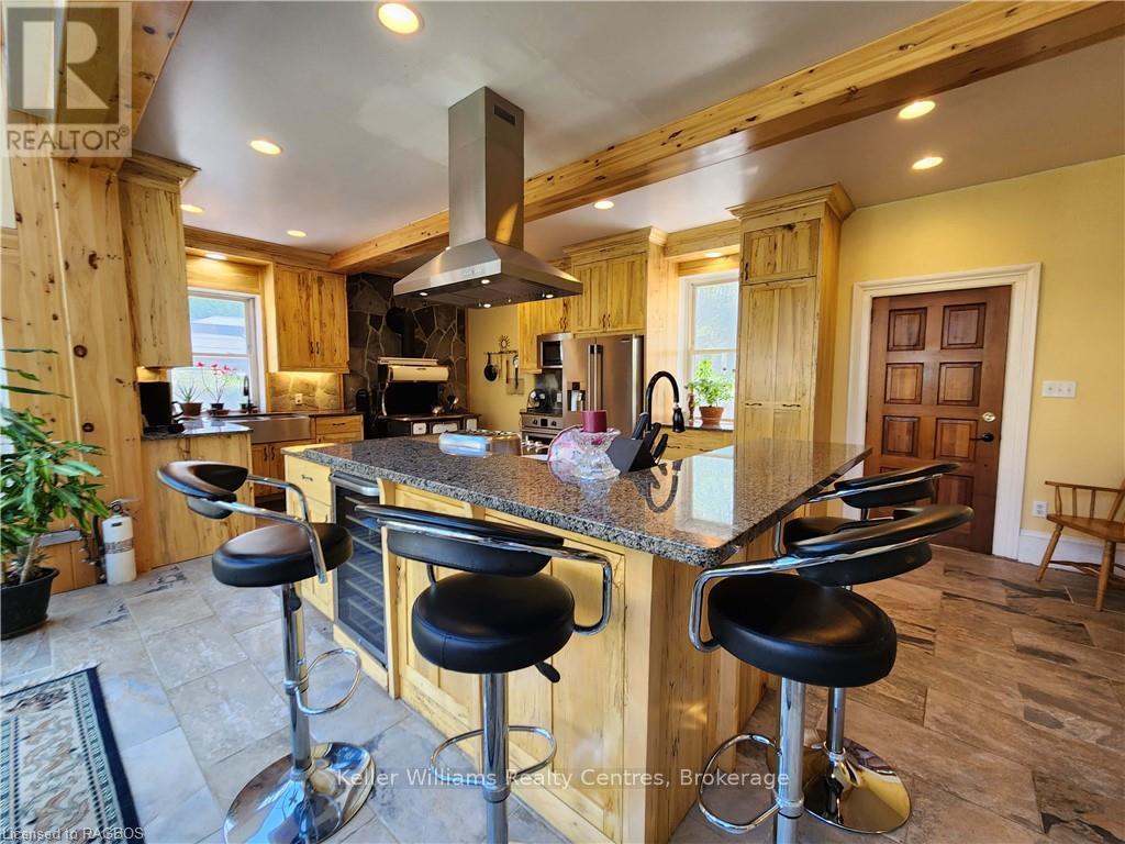 484 Carlisle Street — photo 19 of 43