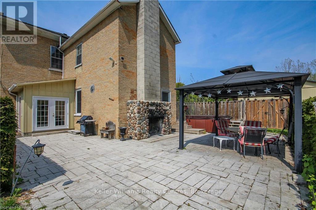 484 Carlisle Street — photo 15 of 43
