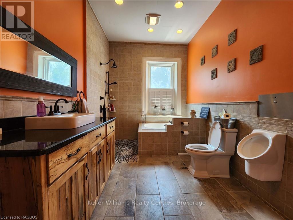 484 Carlisle Street — photo 20 of 43